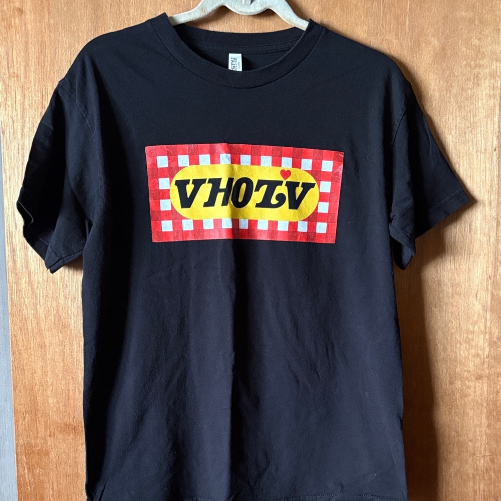 Hawaii Aloha Revolution Love's Bakery black t-shirt, Size M